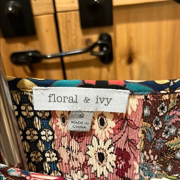 Floral & Ivy Floral Themed Patchwork Blouse - Picture 2 of 12